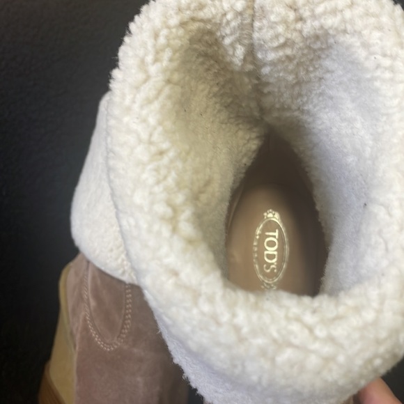 Tod’s mid calf boot. - Picture 4 of 5